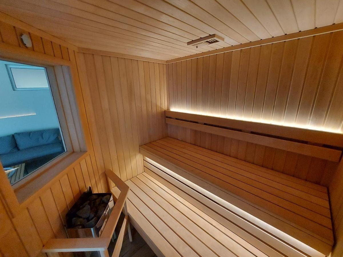 Hotel Irbeni Brivkalni Exteriér fotografie