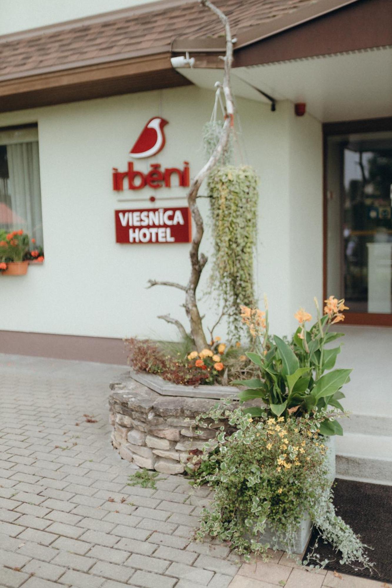 Hotel Irbeni Brivkalni Exteriér fotografie