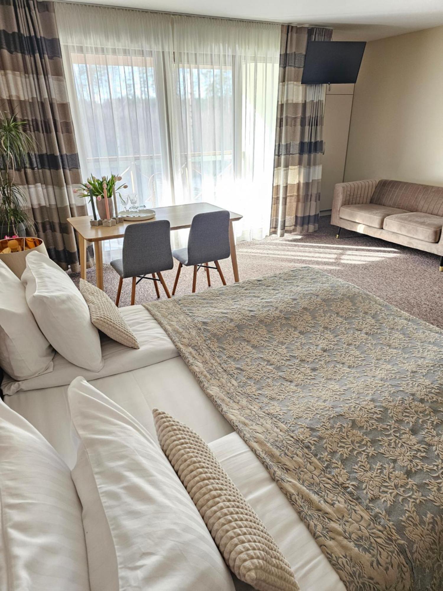 Hotel Irbeni Brivkalni Exteriér fotografie
